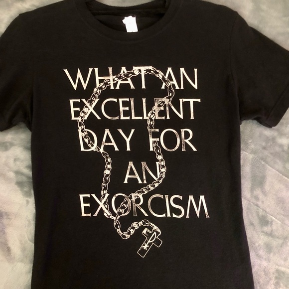 🖤5 for $20🖤 “The Exorcist” Cross Horror T-Shirt - Picture 2 of 5